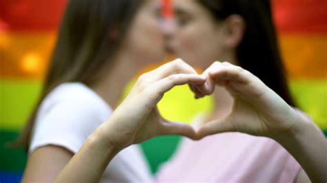 Lesbians Kissing Passionately Vídeos libres de derechos